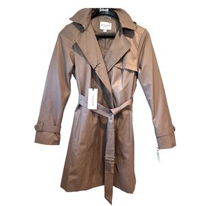 Insulated Double Breasted Hooded
Trench‎ Coat
Cole Haan Signature size medium